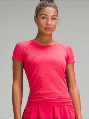 🍋Lululemon swiftly tech 2.0 short sleeve shirt hip length cherry mist size 10
